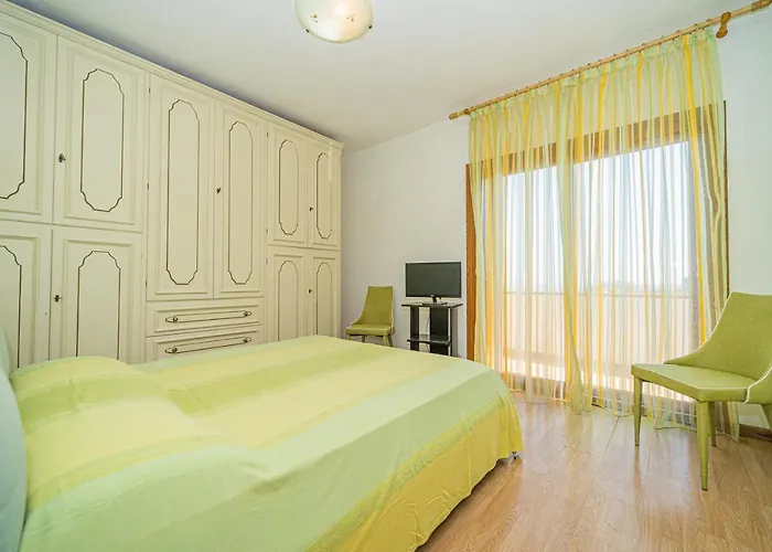 Apartment Master In 6 To 8 Persons With Large Private Garden *