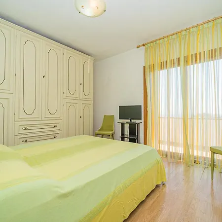 Apartment Master In 6 To 8 Persons With Large Private Garden *
